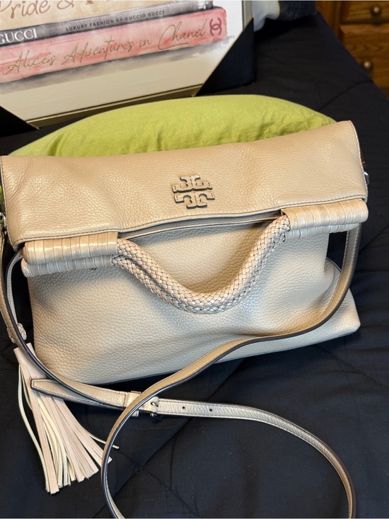 Tory Burch Handbags - Tory Burch Marion Fold-Over Crossbody Bag | Pebbled Leather | Light Beige/Taupe